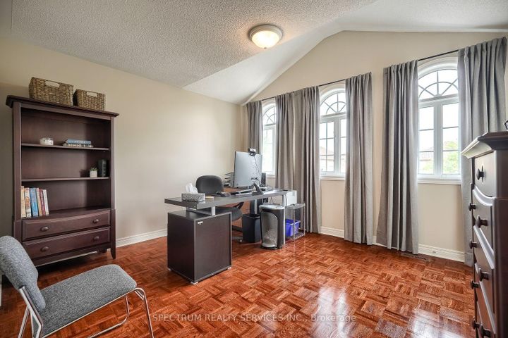 Photo 34 at 51 Monterey Road, Sonoma Heights, Vaughan