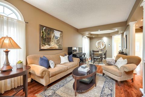 Photo 7 at 51 Monterey Road, Sonoma Heights, Vaughan