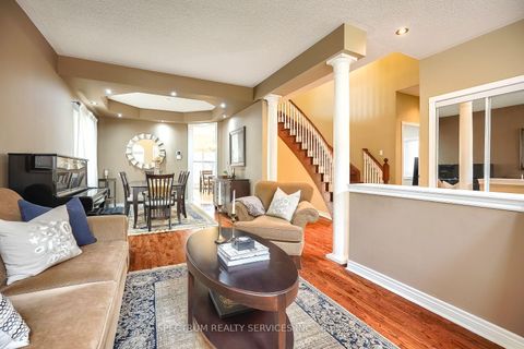 Photo 8 at 51 Monterey Road, Sonoma Heights, Vaughan