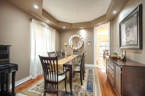 Photo 10 at 51 Monterey Road, Sonoma Heights, Vaughan