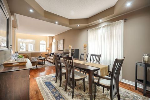 Photo 12 at 51 Monterey Road, Sonoma Heights, Vaughan