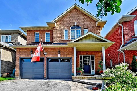 Photo 1 at 81 Woodbury Crescent, Summerhill Estates, Newmarket