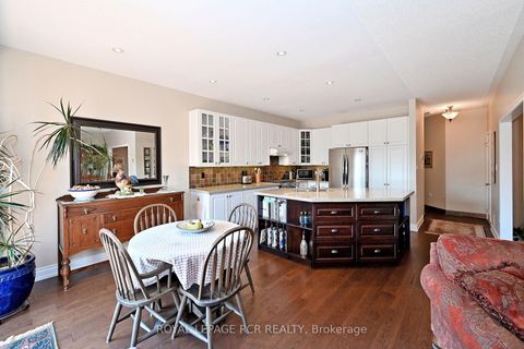 Photo 16 at 81 Woodbury Crescent, Summerhill Estates, Newmarket