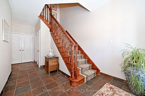 Photo 24 at 81 Woodbury Crescent, Summerhill Estates, Newmarket