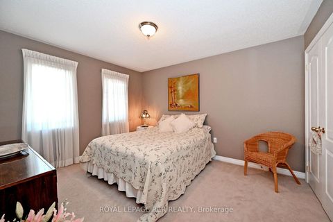Photo 34 at 81 Woodbury Crescent, Summerhill Estates, Newmarket