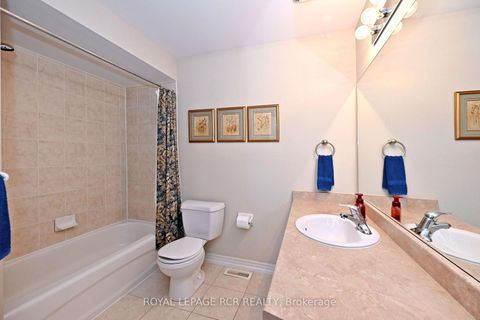 Photo 36 at 81 Woodbury Crescent, Summerhill Estates, Newmarket