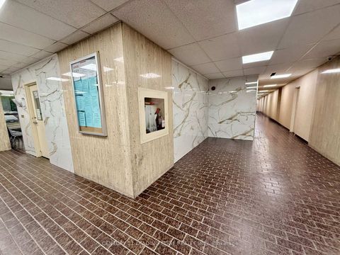 Photo 3 at 701 - 45 Sunrise Avenue, Victoria Village, Toronto