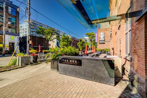 Photo 8 at 708 - 560 King Street W, Waterfront Communities C1, Toronto