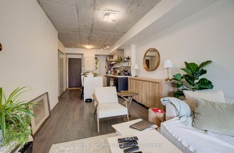 Photo 31 at 708 - 560 King Street W, Waterfront Communities C1, Toronto