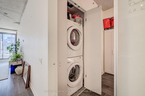 Photo 40 at 708 - 560 King Street W, Waterfront Communities C1, Toronto