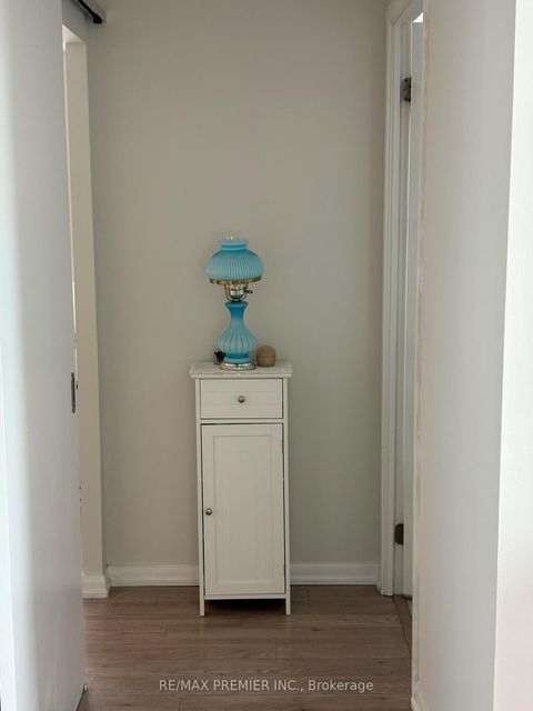 Photo 6 at 406 - 800 Lawrence Avenue W, Glen Park, Toronto