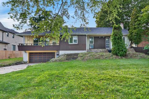 Photo 1 at 400 Manse Road, West Hill, Toronto