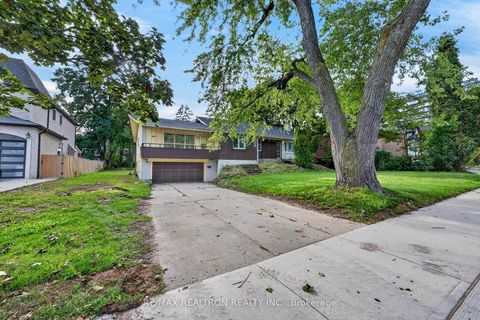 Photo 4 at 400 Manse Road, West Hill, Toronto