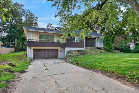 Photo 5 at 400 Manse Road, West Hill, Toronto