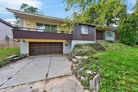 Photo 7 at 400 Manse Road, West Hill, Toronto
