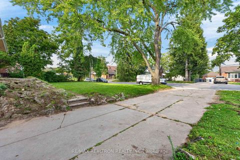 Photo 8 at 400 Manse Road, West Hill, Toronto