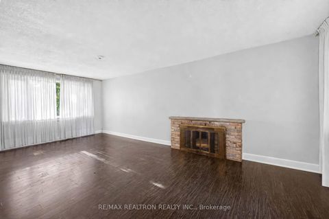Photo 12 at 400 Manse Road, West Hill, Toronto