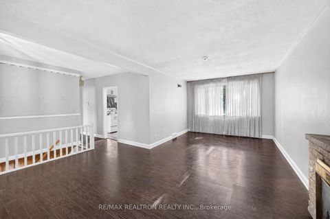 Photo 13 at 400 Manse Road, West Hill, Toronto