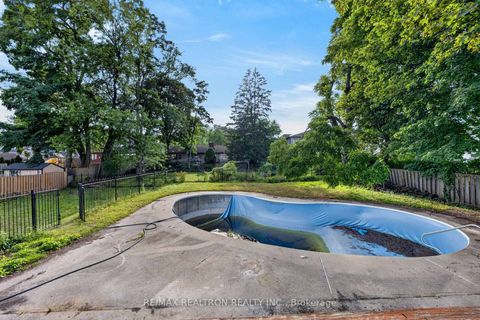 Photo 31 at 400 Manse Road, West Hill, Toronto