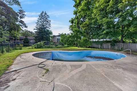 Photo 32 at 400 Manse Road, West Hill, Toronto