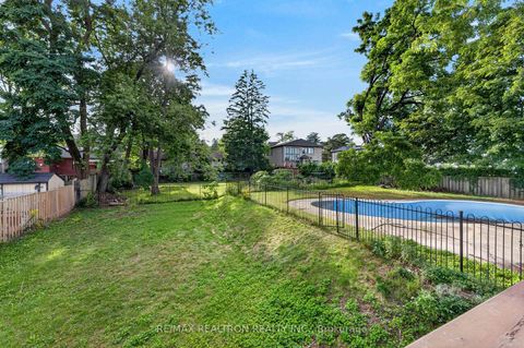 Photo 34 at 400 Manse Road, West Hill, Toronto