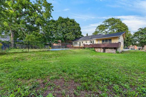 Photo 36 at 400 Manse Road, West Hill, Toronto