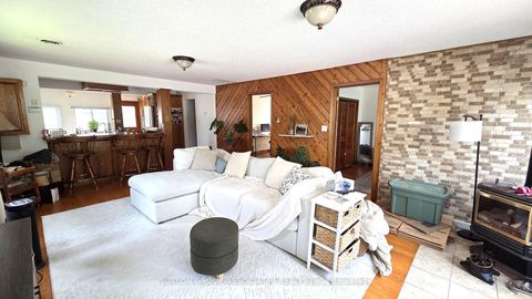 Photo 2 at 1099 Poplar Drive, Gilford, Innisfil