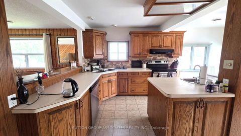 Photo 4 at 1099 Poplar Drive, Gilford, Innisfil
