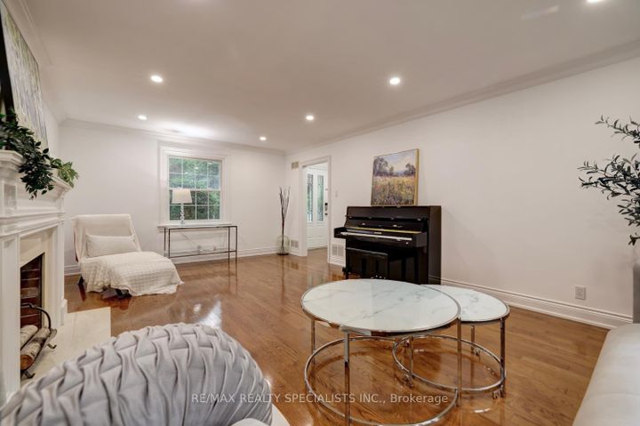 Photo 6 at 406 Christina Drive, SW Southwest, Oakville