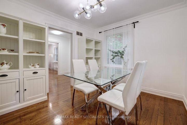 Photo 7 at 406 Christina Drive, SW Southwest, Oakville