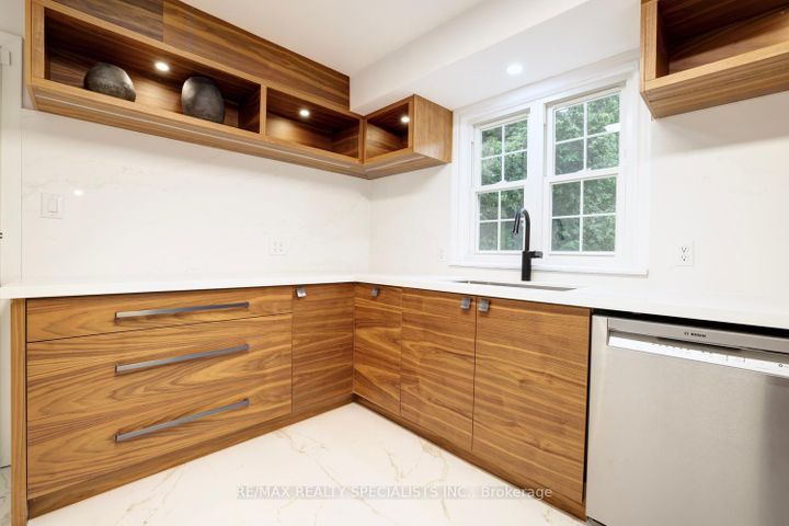 Photo 12 at 406 Christina Drive, SW Southwest, Oakville