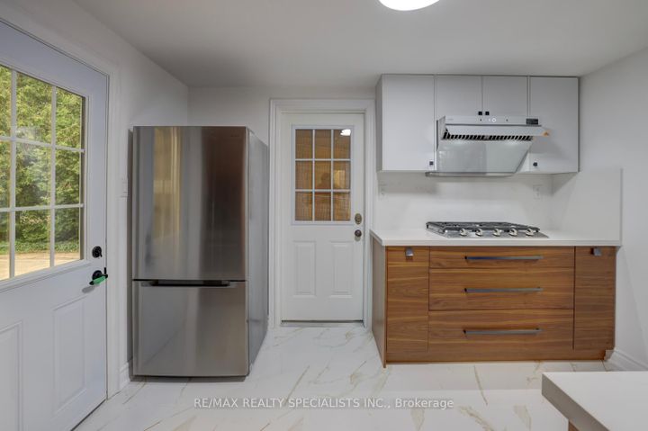 Photo 13 at 406 Christina Drive, SW Southwest, Oakville