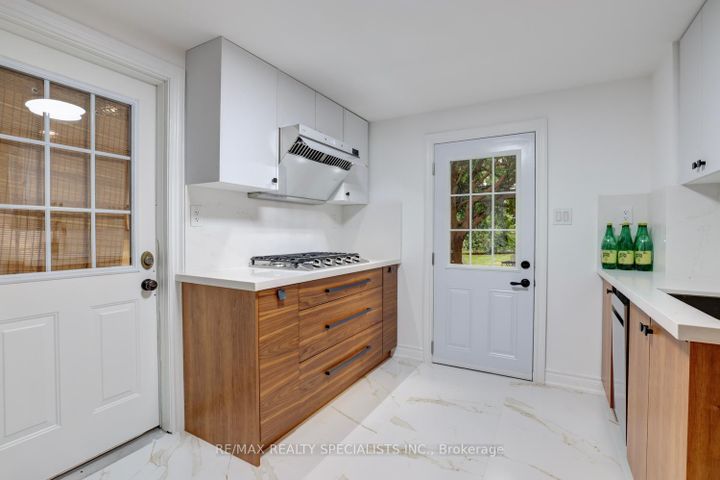 Photo 14 at 406 Christina Drive, SW Southwest, Oakville