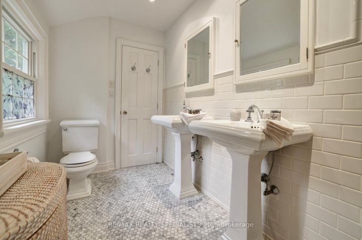 Photo 24 at 406 Christina Drive, SW Southwest, Oakville