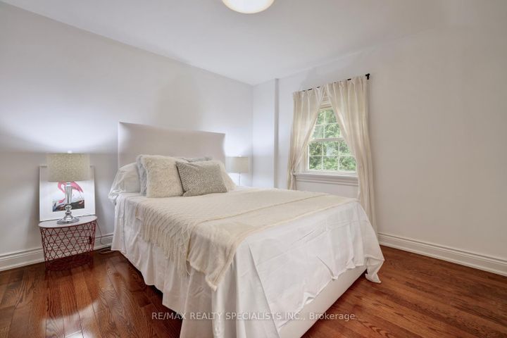 Photo 27 at 406 Christina Drive, SW Southwest, Oakville