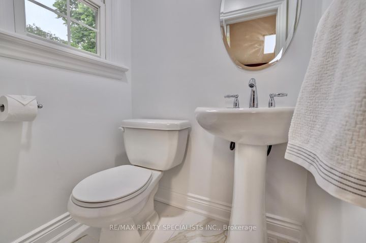 Photo 33 at 406 Christina Drive, SW Southwest, Oakville