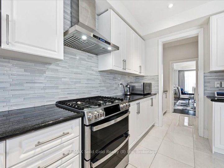 Photo 10 at 39 Avanti Crescent, Waterdown, Hamilton