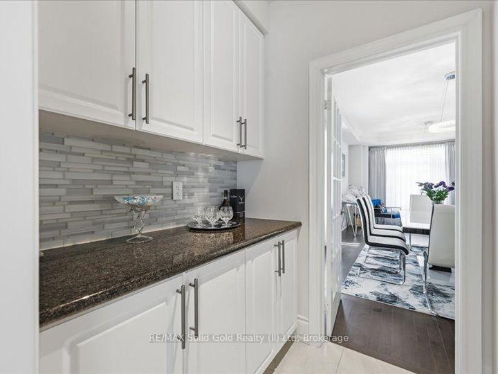 Photo 11 at 39 Avanti Crescent, Waterdown, Hamilton