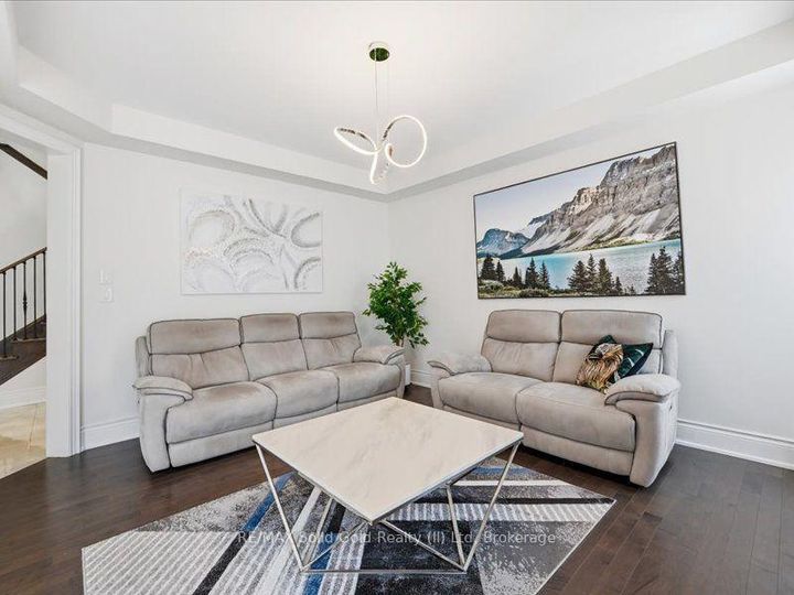 Photo 14 at 39 Avanti Crescent, Waterdown, Hamilton