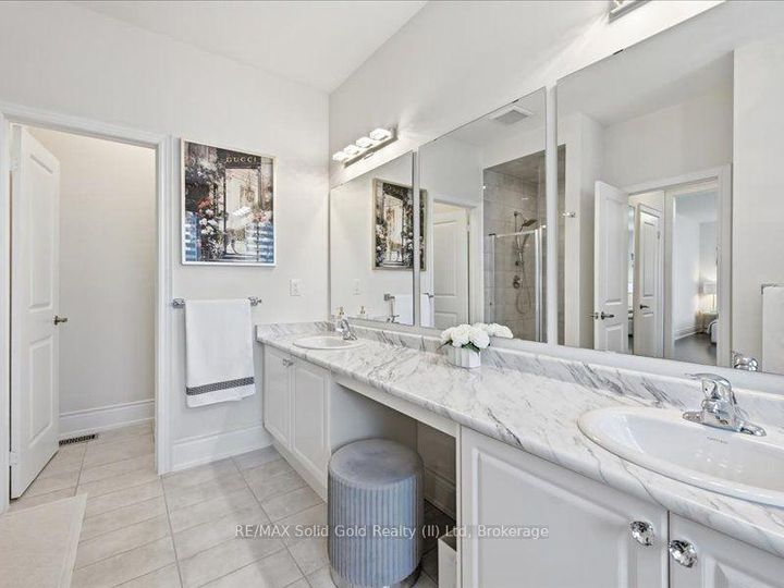Photo 22 at 39 Avanti Crescent, Waterdown, Hamilton
