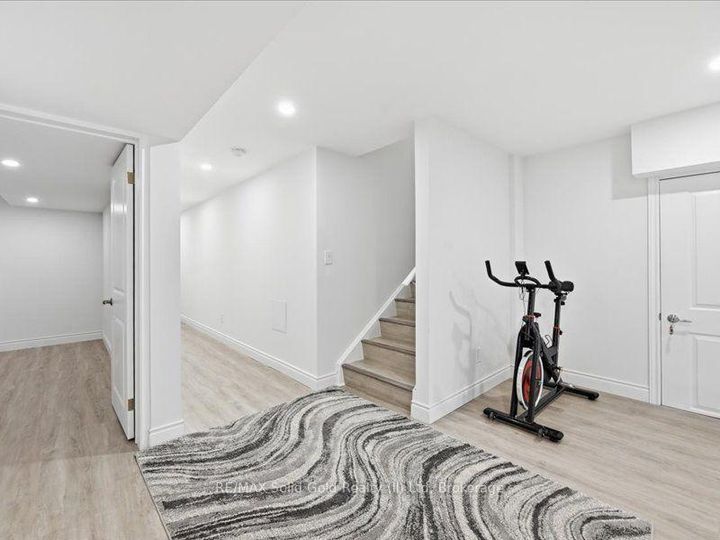 Photo 31 at 39 Avanti Crescent, Waterdown, Hamilton