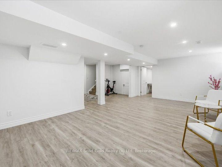 Photo 35 at 39 Avanti Crescent, Waterdown, Hamilton