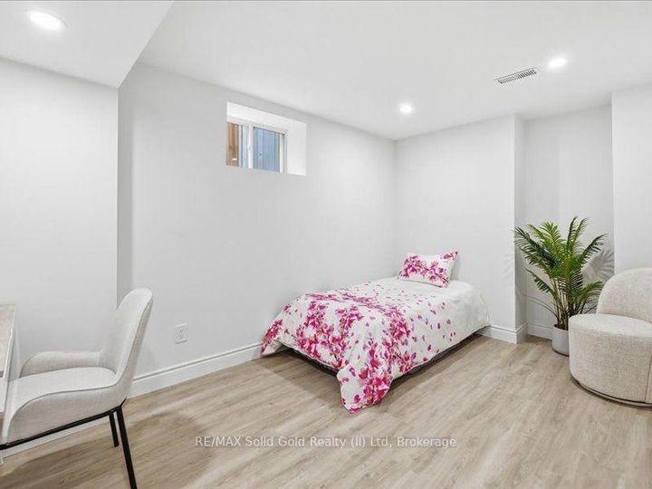 Photo 36 at 39 Avanti Crescent, Waterdown, Hamilton