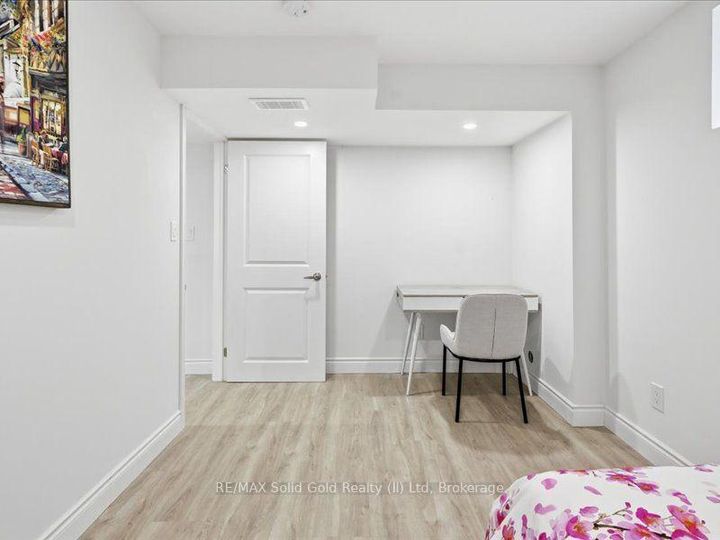 Photo 37 at 39 Avanti Crescent, Waterdown, Hamilton