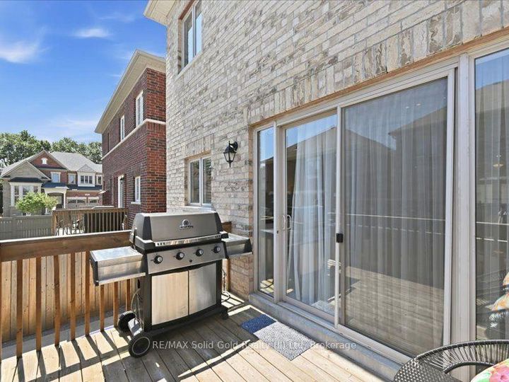 Photo 38 at 39 Avanti Crescent, Waterdown, Hamilton