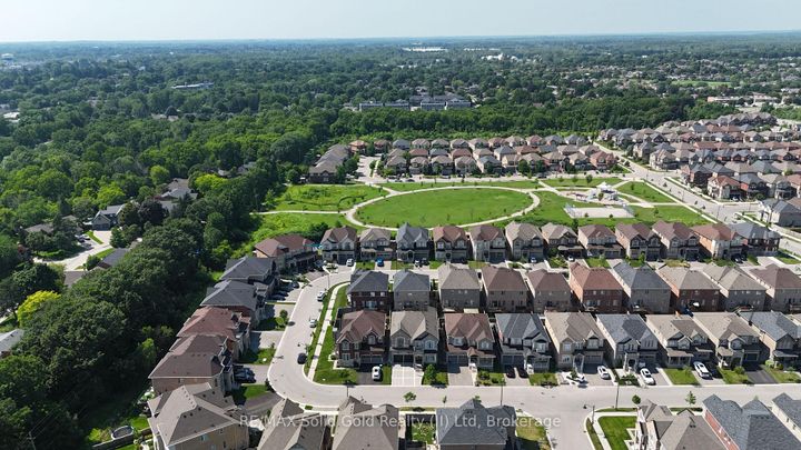 Photo 44 at 39 Avanti Crescent, Waterdown, Hamilton
