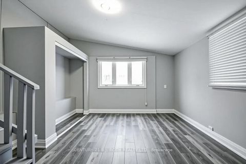 Photo 10 at 44 Sanford Street, Sanford, Barrie