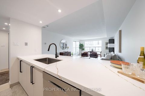 Photo 8 at 1111 - 77 Harbour Square, Waterfront Communities C1, Toronto