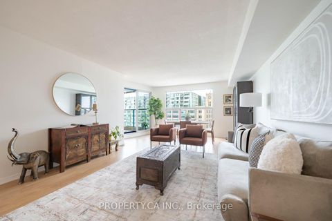 Photo 10 at 1111 - 77 Harbour Square, Waterfront Communities C1, Toronto