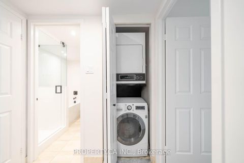 Photo 16 at 1111 - 77 Harbour Square, Waterfront Communities C1, Toronto
